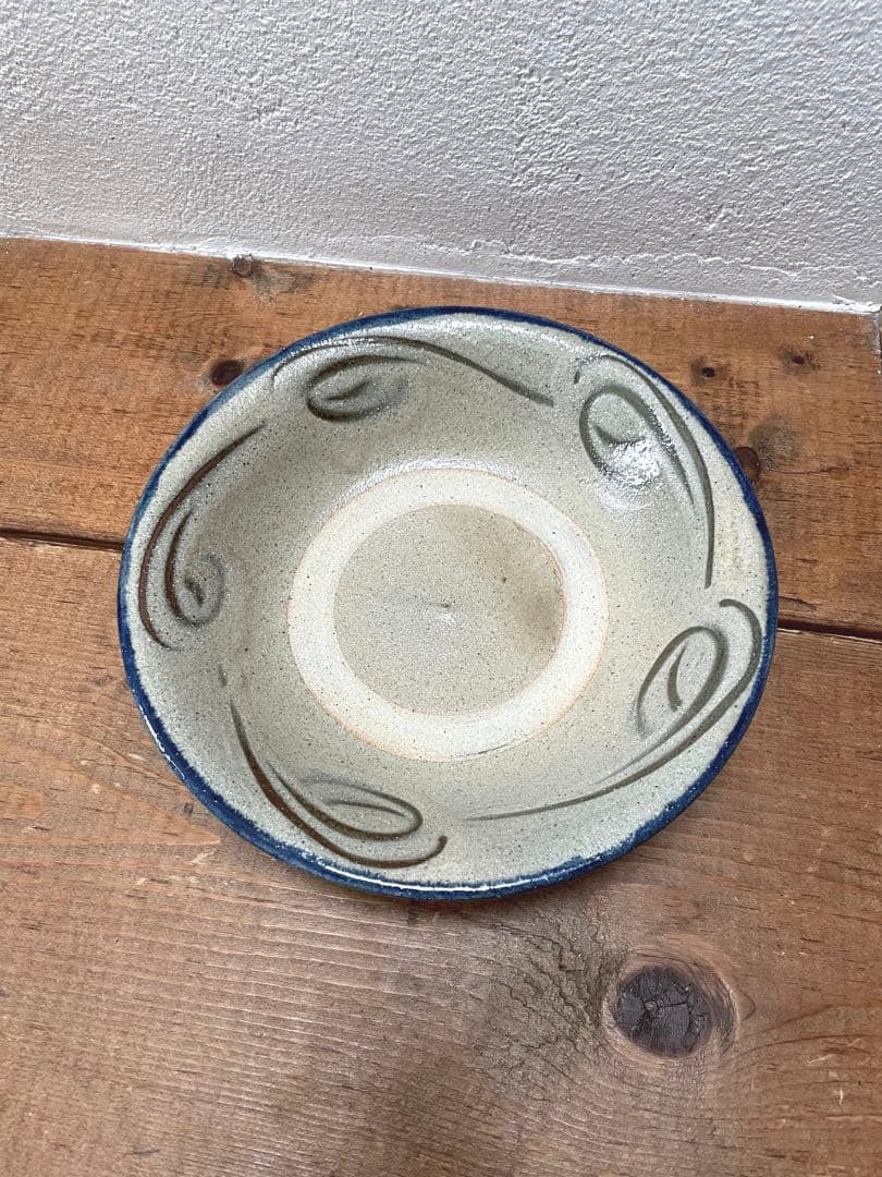 沖縄やちむん　新品未使用　大皿 やちむん 皿 7寸皿 大皿 陶芸こまがた デイゴ柄 おしゃれ 沖縄陶器