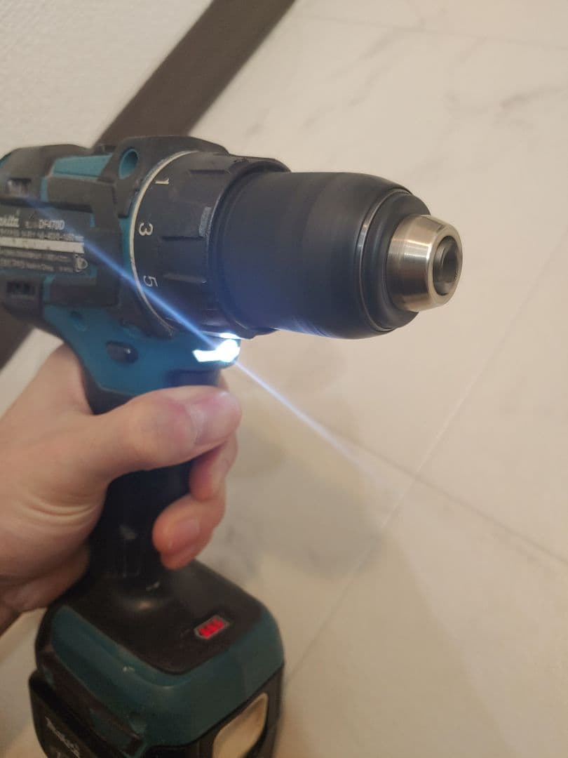 マキタ 充電式ドライバドリル　14.4V DF470D