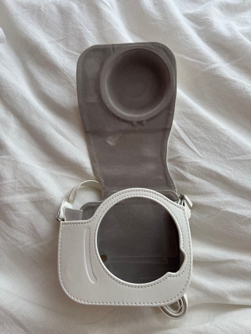 \"チェキ\"instax mini 11 ICE WHITE (本体カバー付)