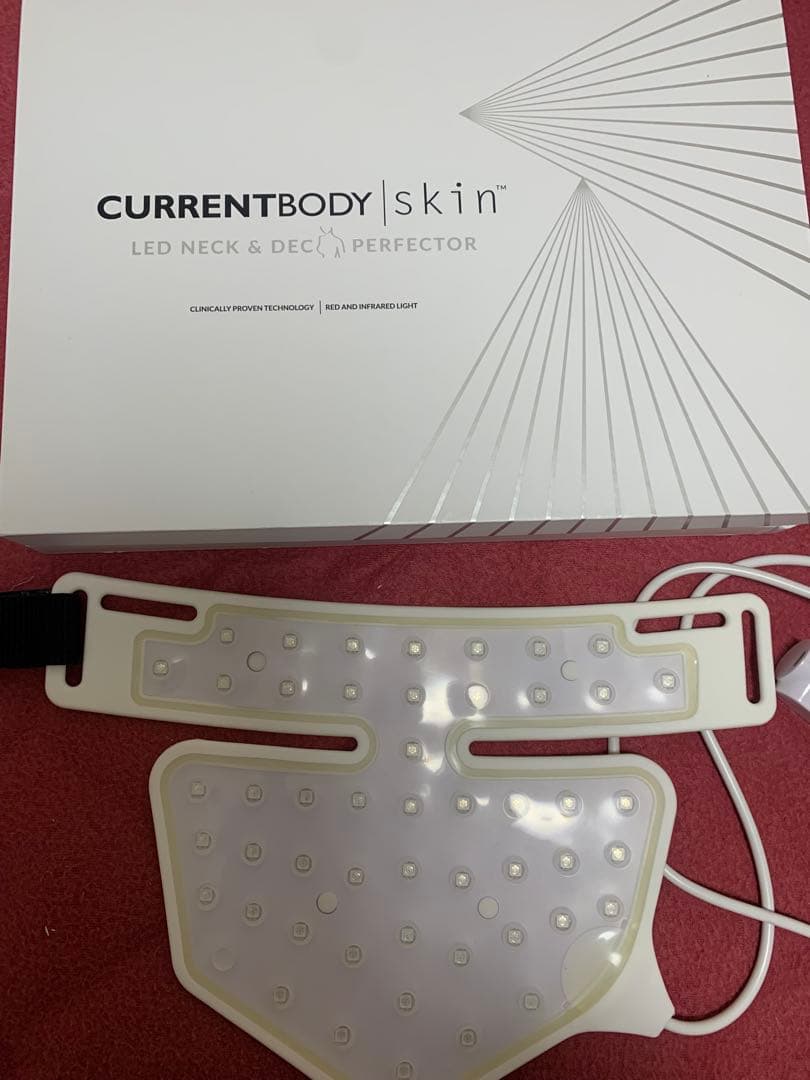 最終値下げ　CurrentBody skin LEDネック＆デコルテ マスク CurrentBody Skin LED 4イン1マスク＆ネック＆デコルテマスクセット