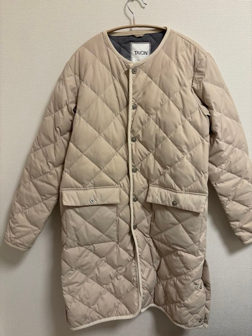 TAION SHIPS any別注 パイピング ノーカラー キルティング コート
