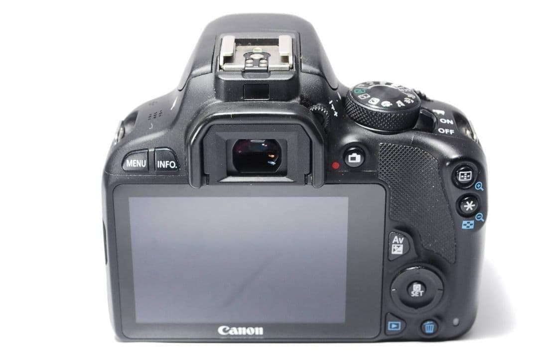 ⭐️シャッター数約5600回⭐️Canon Kiss X7一眼レフカメラ - メルカリ