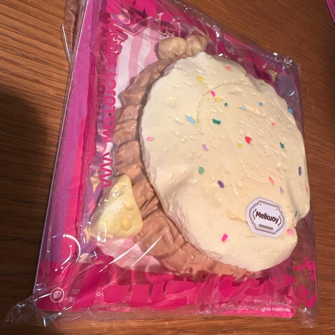 Mellojoy メロジョイスクイーズ カップケーキか？ - メルカリ