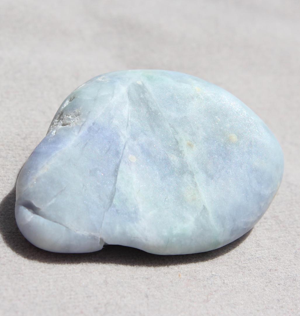 ［超綺麗］多色系 糸魚川翡翠 ラベンダー翡翠 原石 31.0g