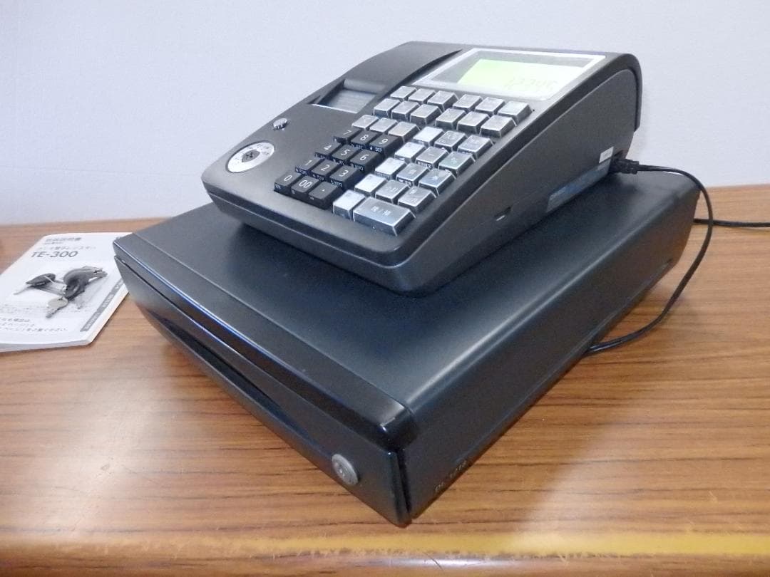 2110 設定無料 CASIO TE-300-BK インボイス対応レジスター - メルカリ