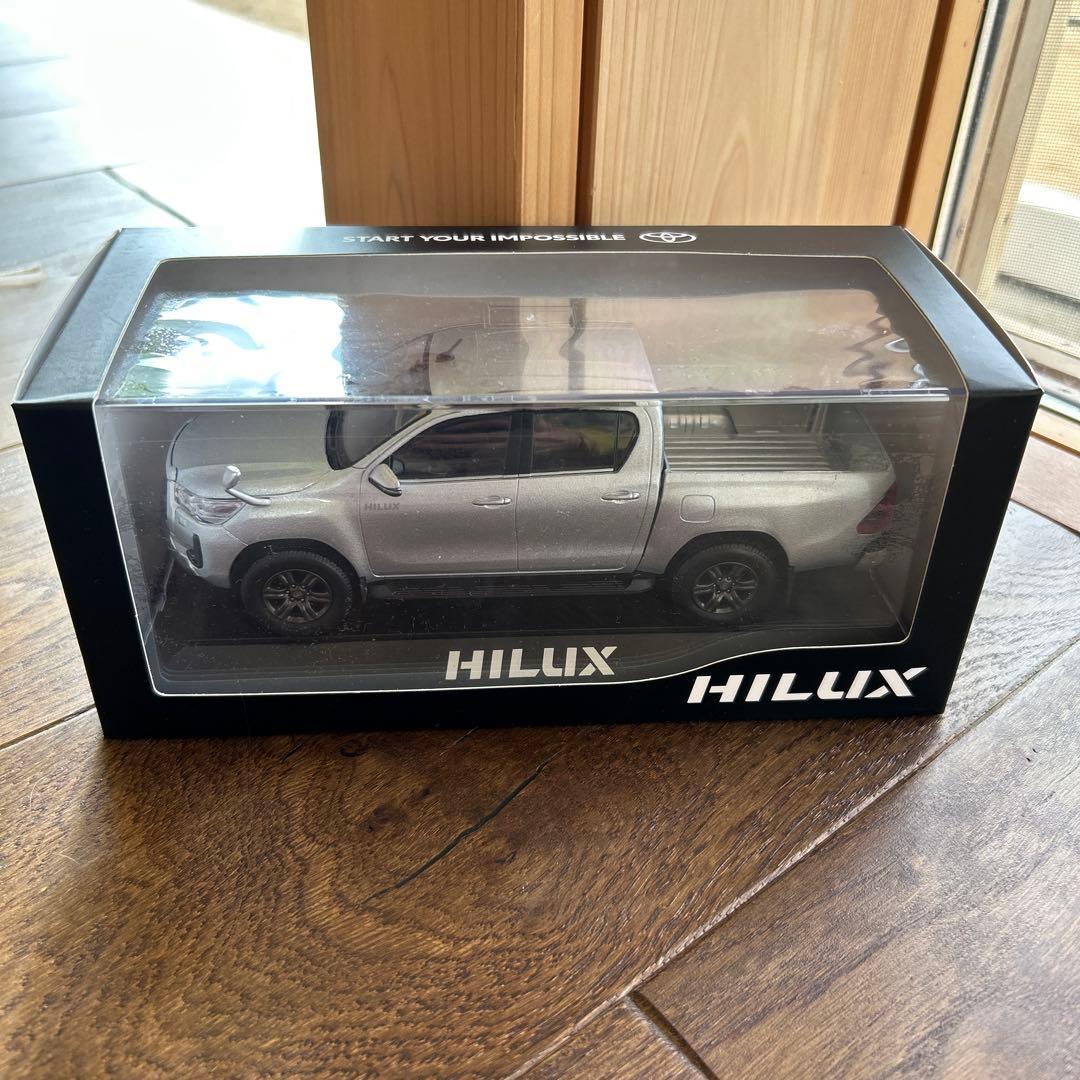 ハイラックス　ミニカー　30分の1スケール　ダイキャスト製 Amazon.co.jp: 1/30 トヨタ 新型ハイラックス HILUX 非売品 カラー