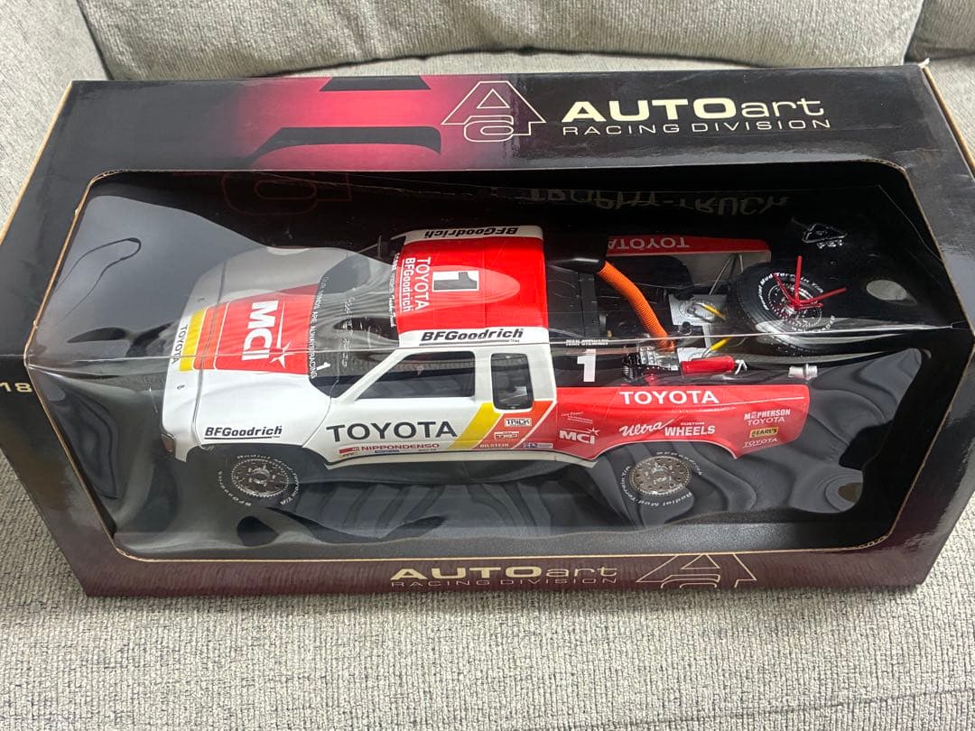 【AUTOart】TOYOTA TROPHY TRUCK 1/18 80011