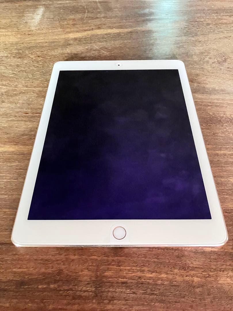 【美品】iPad Pro 9.7インチ 32GB シルバーWi-Fiモデル iPad Pro 9.7インチ Retinaディスプレイ Wi-Fiモデル MLMN2J/A （32GB