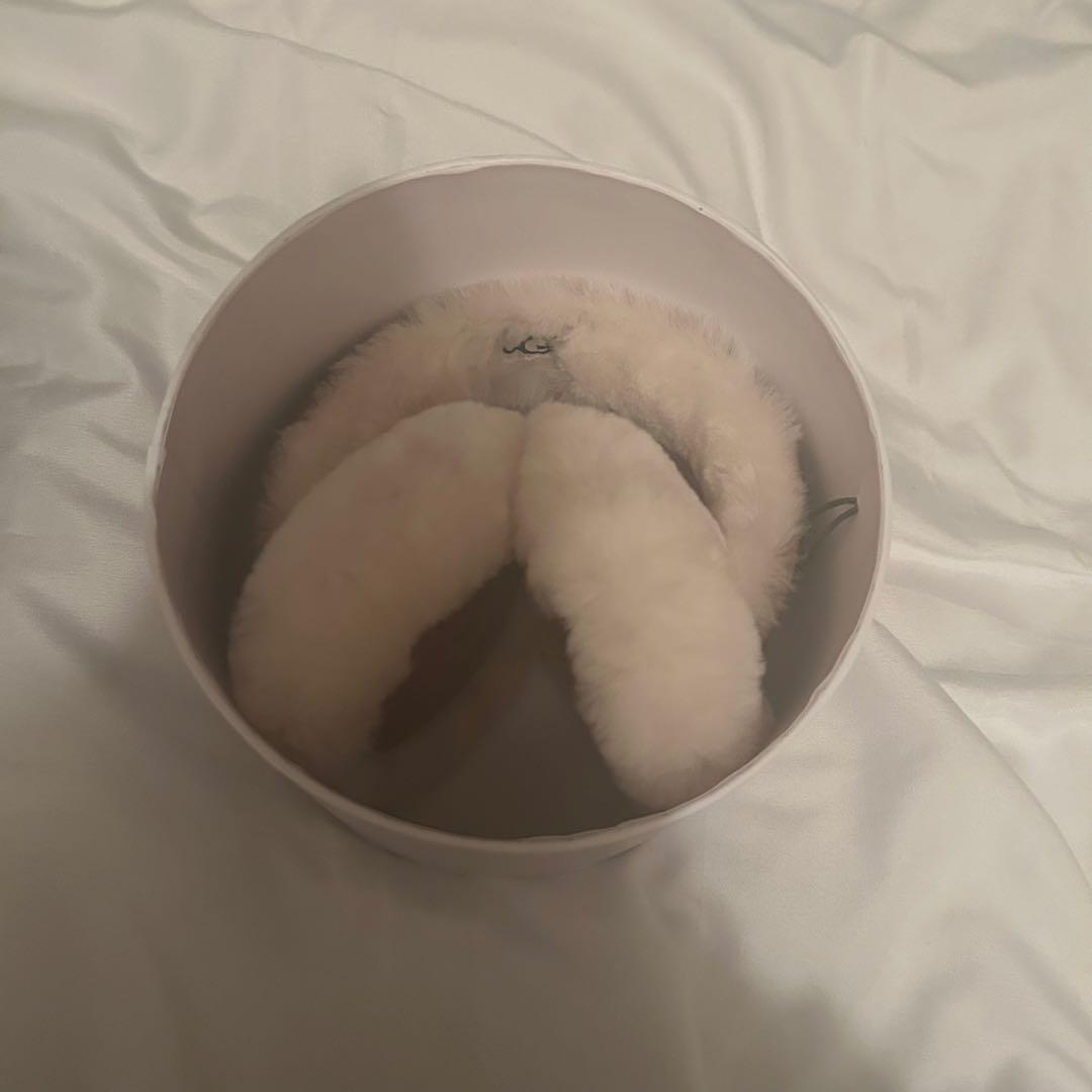 UGG ベージュファーイヤーマフ 箱付き