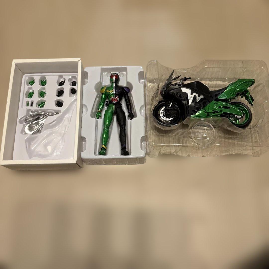 【欠品あり】真骨彫 仮面ライダーダブル サイクロンジョーカー＋おまけ