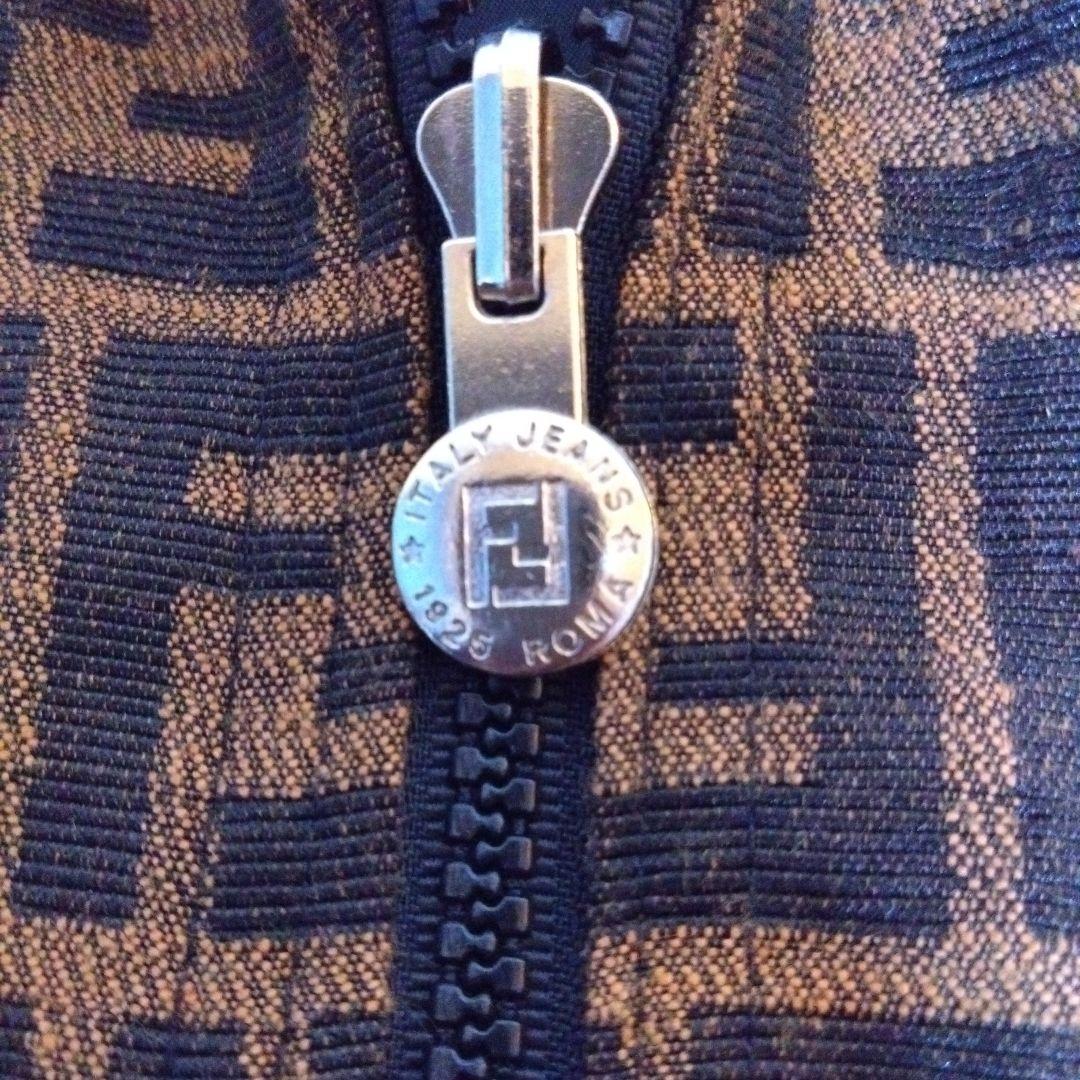 フェンディ アウター シャンパー 裏地は黒 リバーシブル ズッカ柄 茶