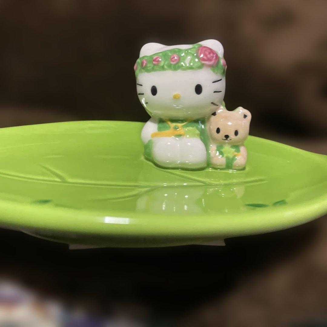 サンリオ、フェアリーキティ ☆陶器製小物入れ葉っぱ型☆激レア！
