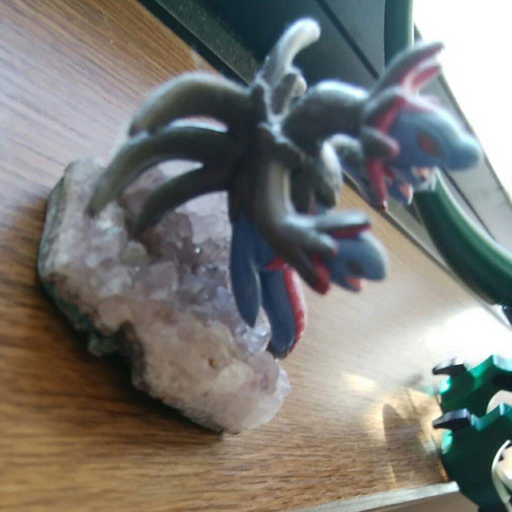 フィギュア　紫水晶