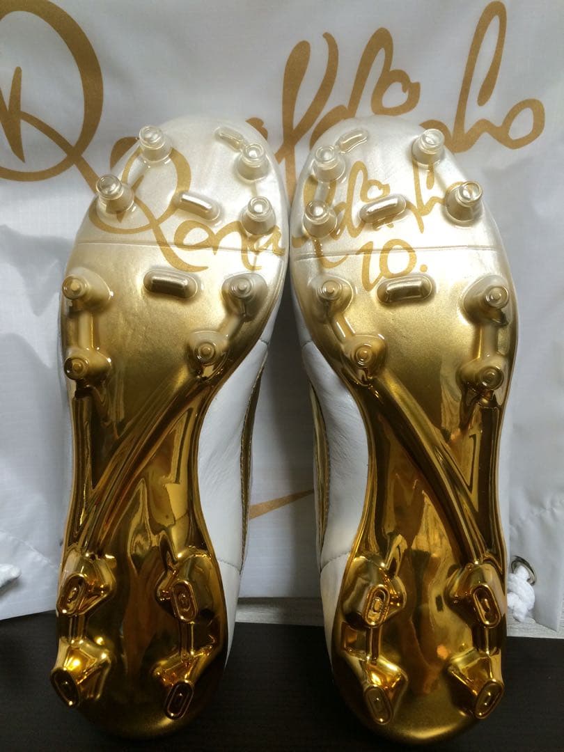 世界3000足限定 2015年発売 ティエンポレジェンド5 FG ロナウジーニョ