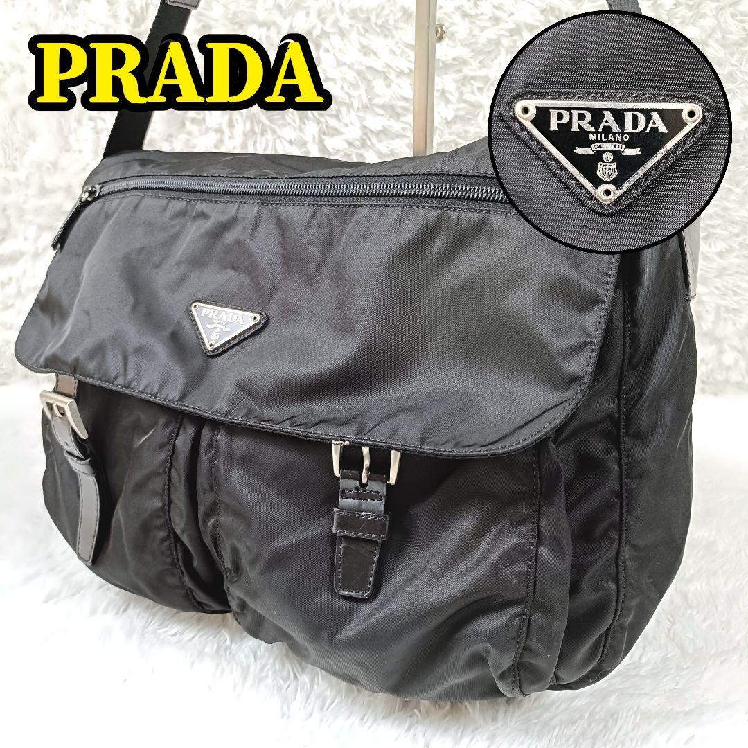 PRADA 三角ロゴ メッセンジャーバッグ 斜めがけ可 A4収納可 白タグあり PRADA（プラダ） 三角ロゴプレート 斜め掛け ショルダーバッグ