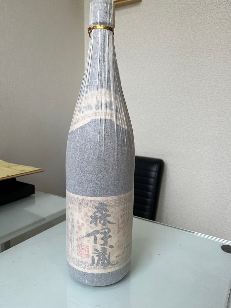 森伊蔵 焼酎　1.8ℓ ラベル汚れ