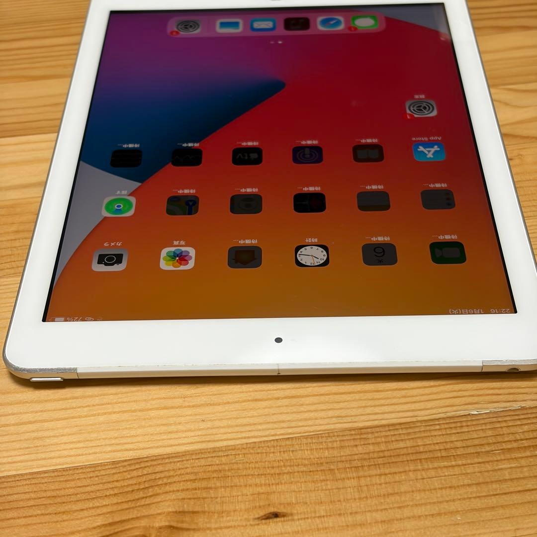 iPad 第五世代 32GB セルラーモデル 538011 - メルカリ