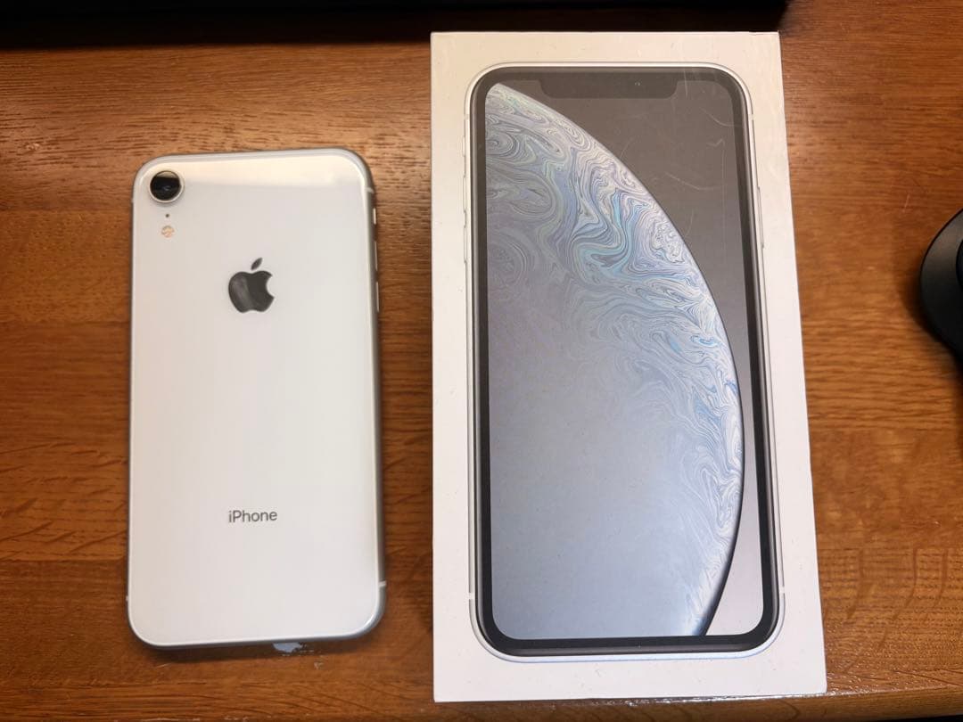 iPhone XR ホワイト 128GB本体 Apple iPhone XR (128GB) - White - (Unlocked) Good Condition