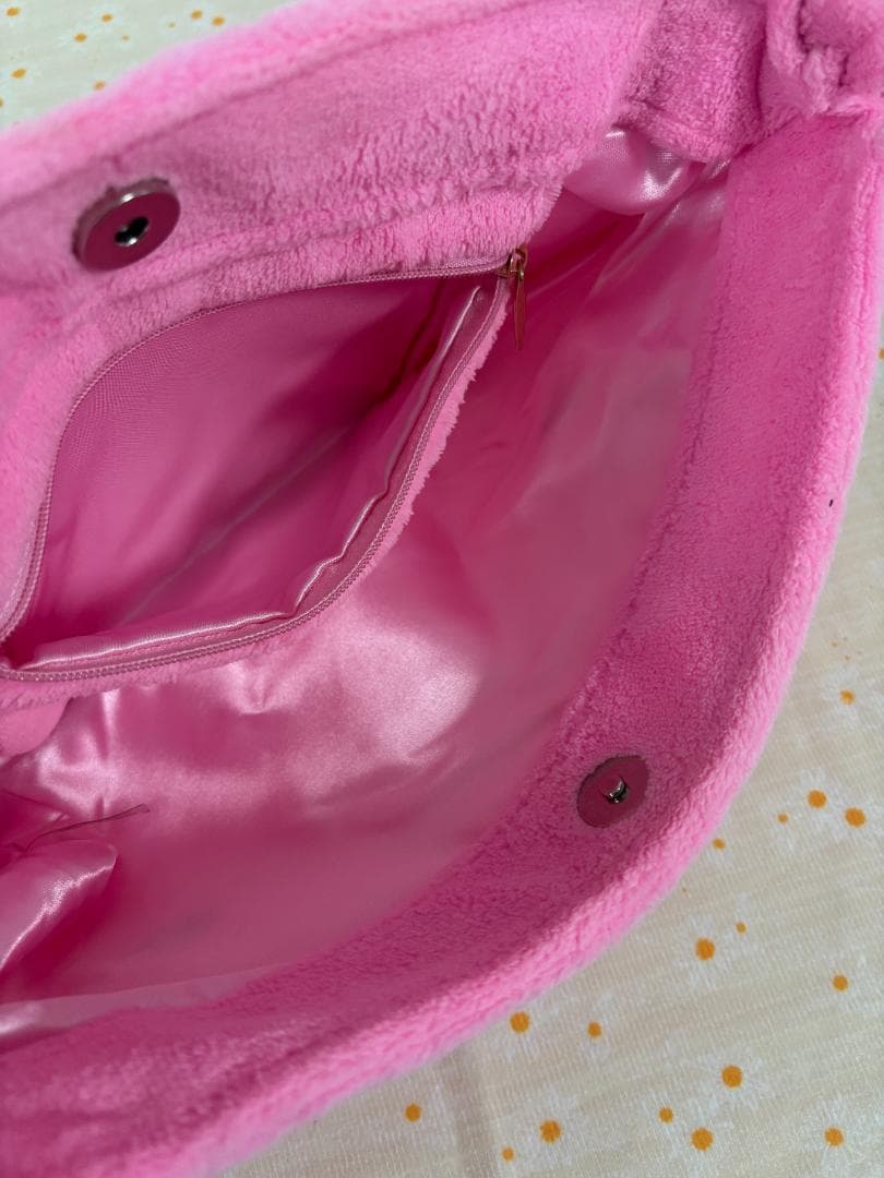 ピンク ふわふわ ショルダーバッグ BTSテテ着用　パイル生地