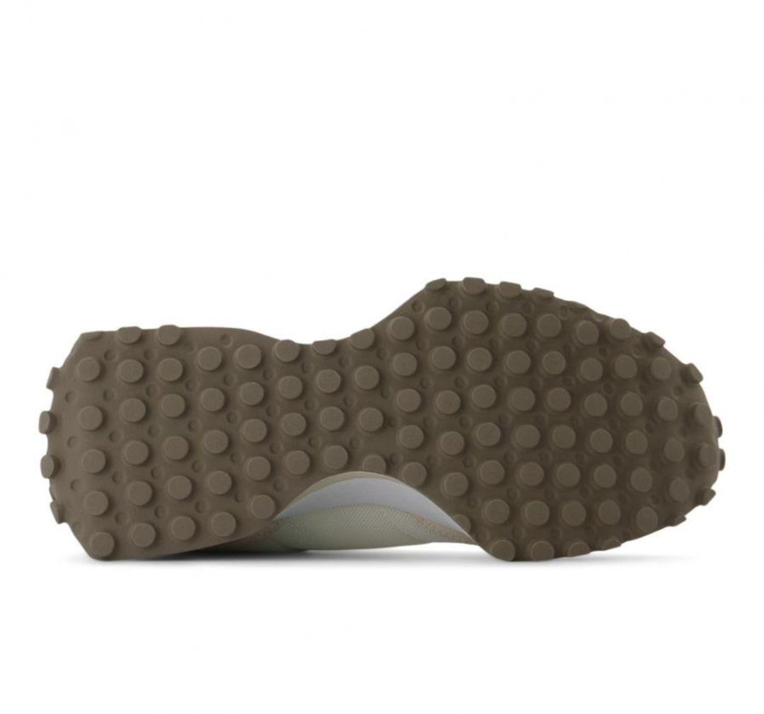 ★特価　新品 ニューバランス　スニーカー　U327　24.0cm　送料込