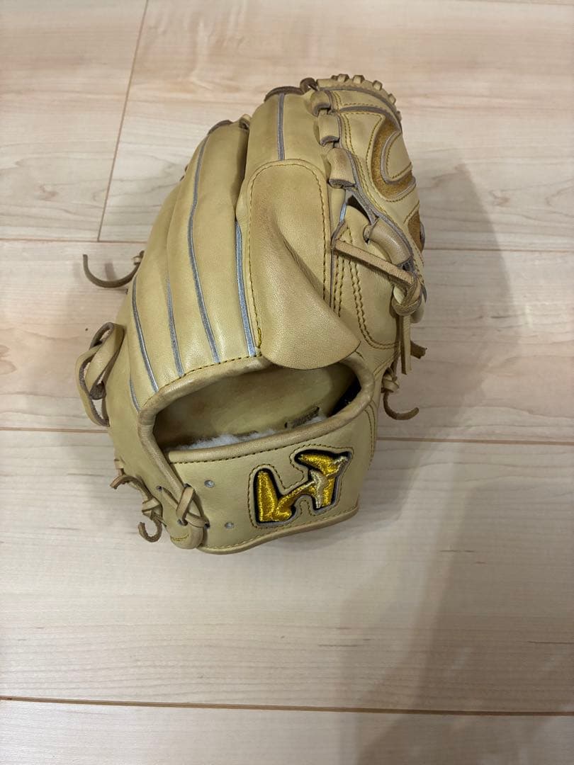 ワールドペガサス　硬式ベージュグローブ 金色刺繍　投手用　右利き ワールドペガサス 硬式ベージュグローブ 金色刺繍 投手用 右利き