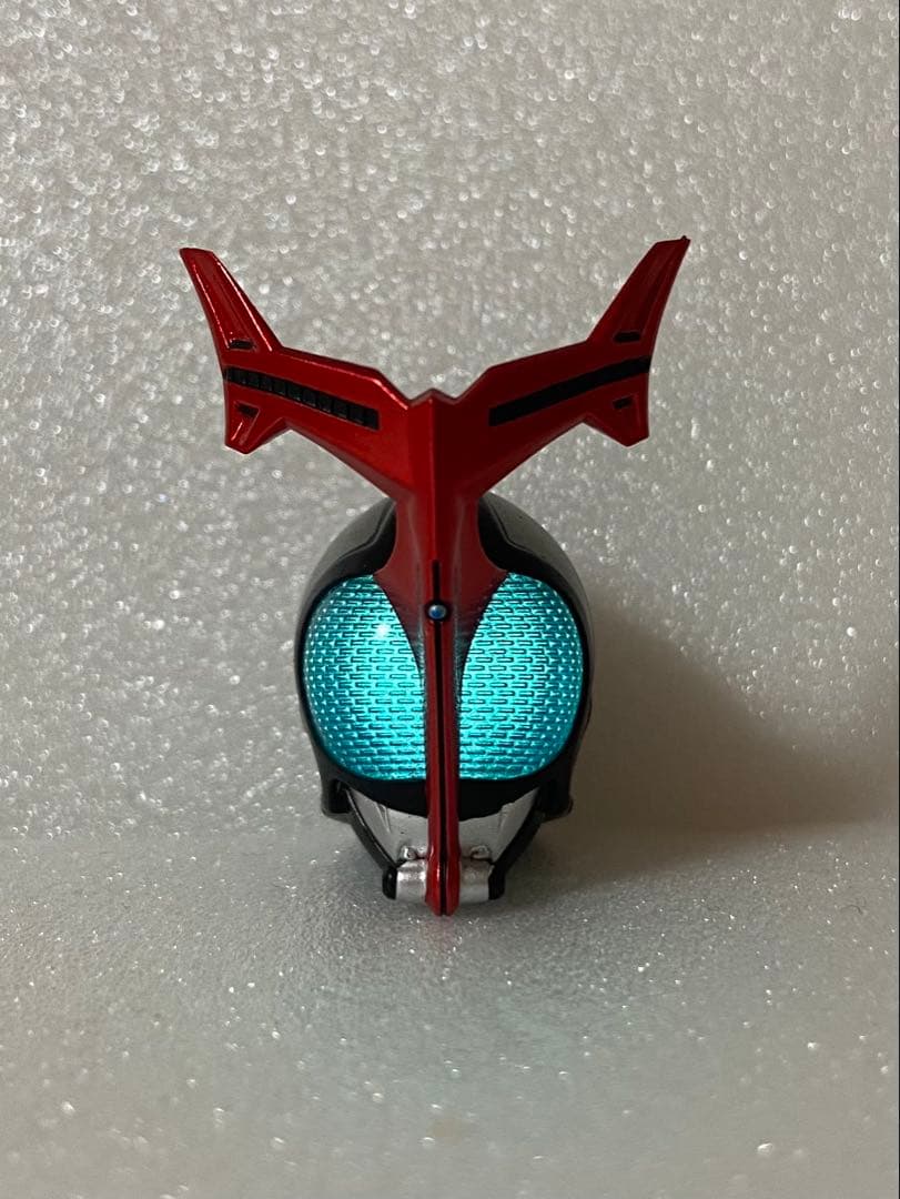 S.H.Figuarts 真骨彫製法 仮面ライダーカブトハイパーフォーム10th