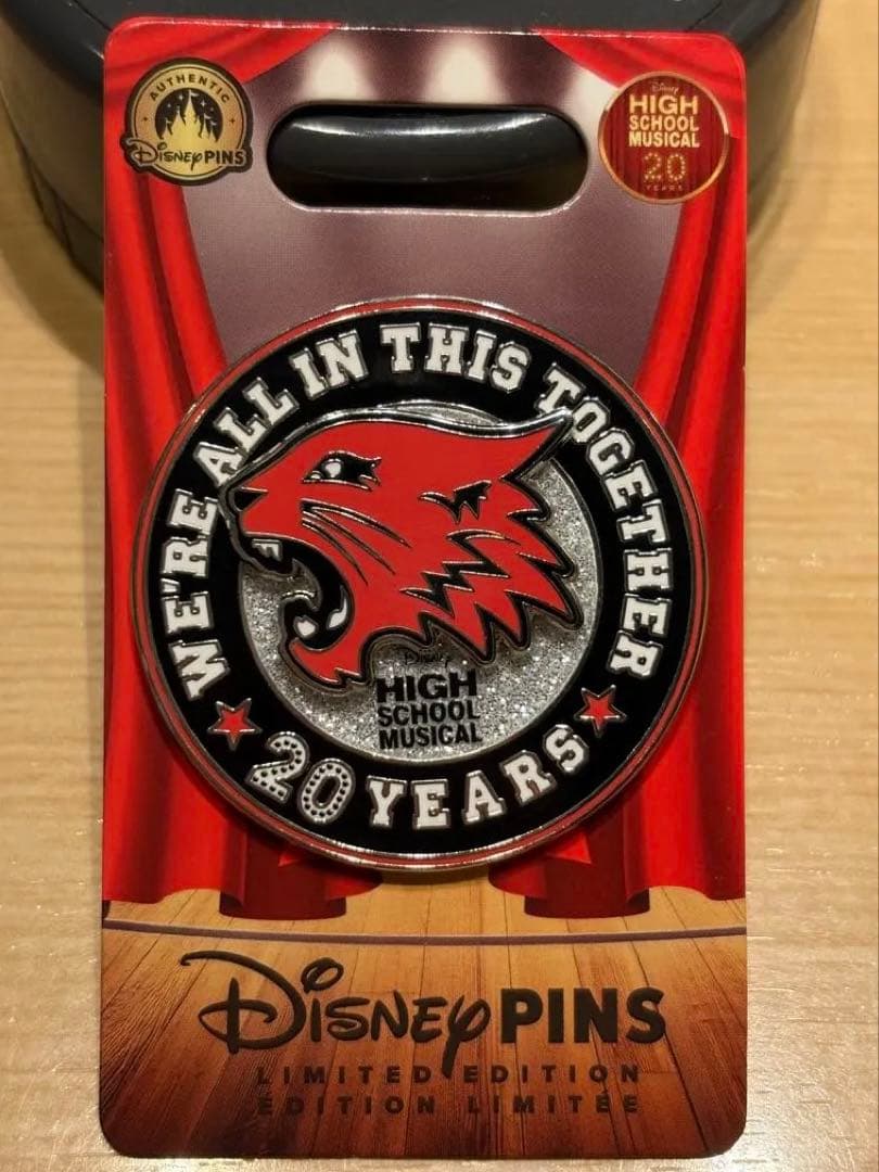 Disney High School Musical 限定ピンバッジ20周年 - メルカリ