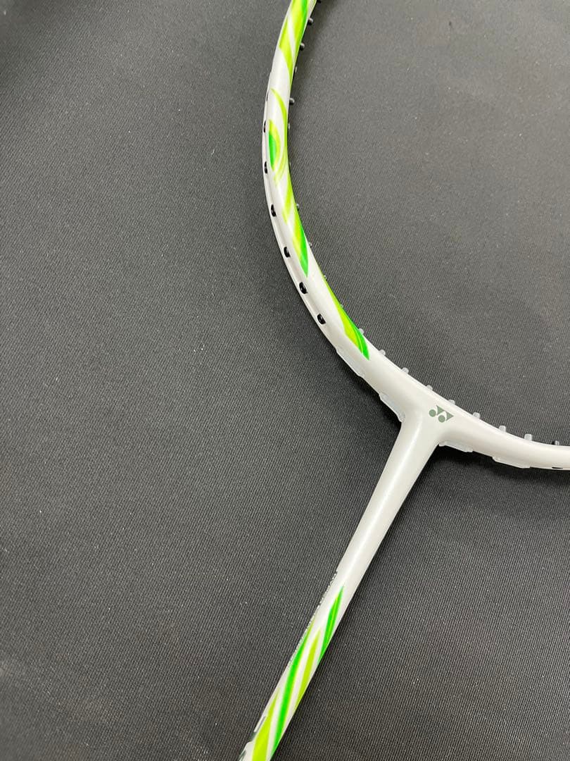 4ug5 アストロクス100ZVA 新品 ヨネックス バドミントン - メルカリ