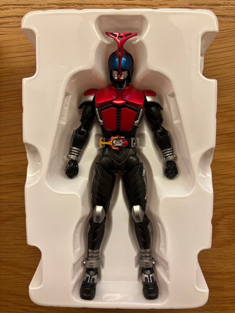 S.H.Figuarts 真骨彫製法 仮面ライダーカブト ライダーフォーム