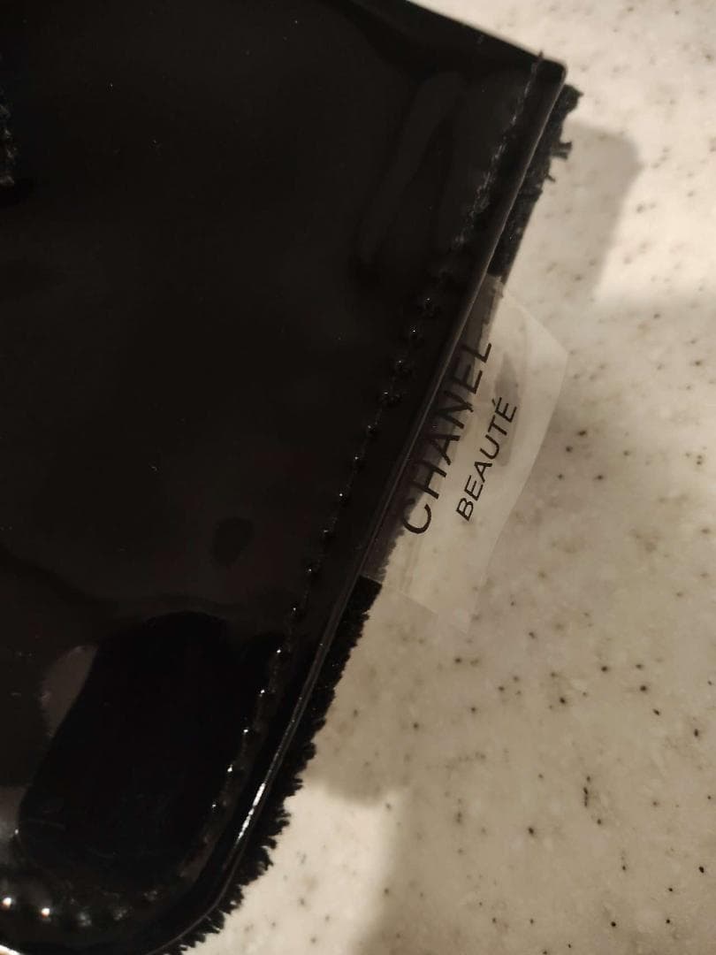 CHANEL シャネル ノベルティ ボア エナメル チェーンショルダーポーチ