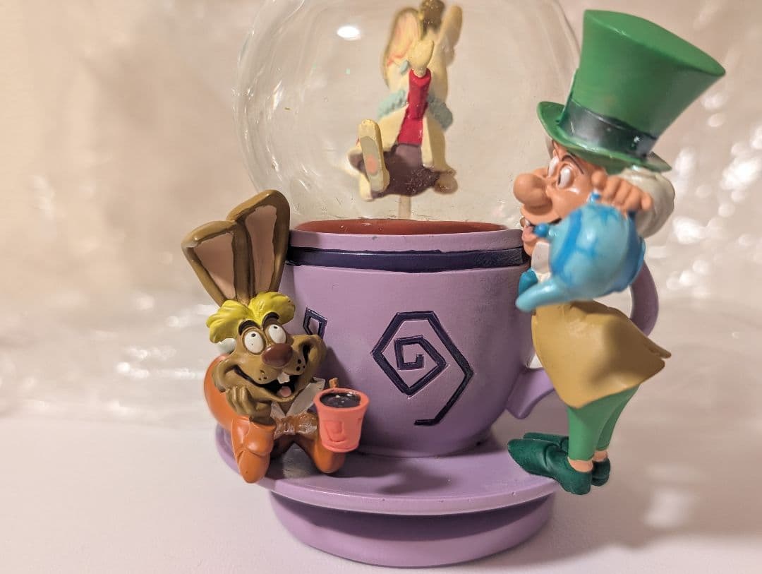 ディズニー ランド Paris 不思議の国のアリス スノードーム