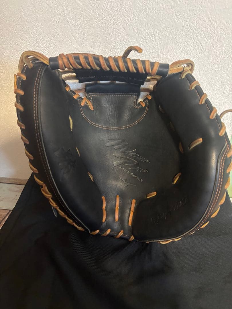 ミズノプロ 軟式用キャッチャーミット 號-SAKEBI- 中古品 - メルカリ