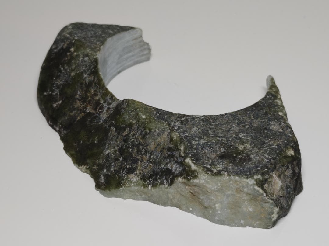 淡青 327g 翡翠 ヒスイ 原石 鑑賞石 自然石 誕生石 鉱物 鉱石 水石