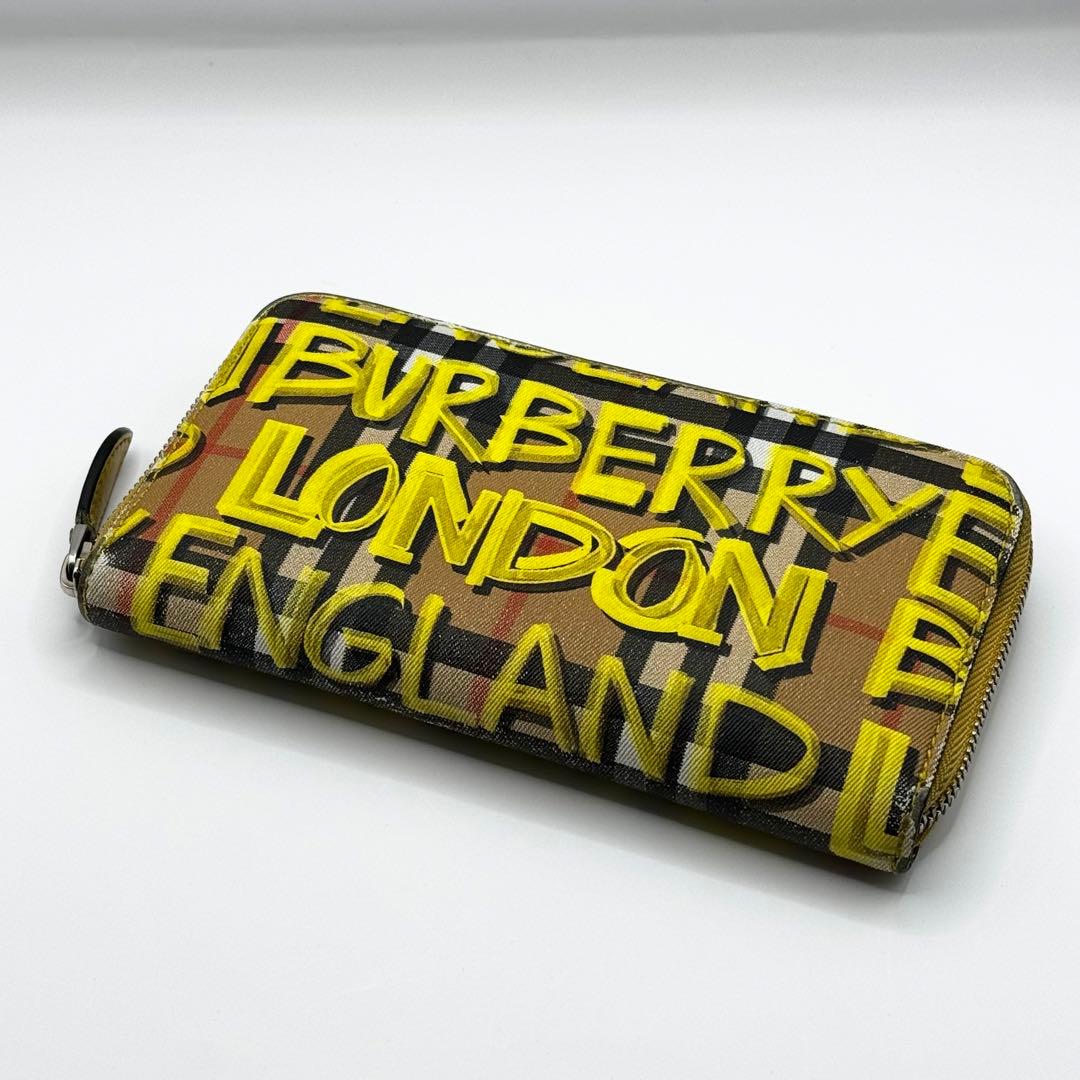 BURBERRY バーバリー グラフィティ 長財布 ラウンドジップ PVC - メルカリ