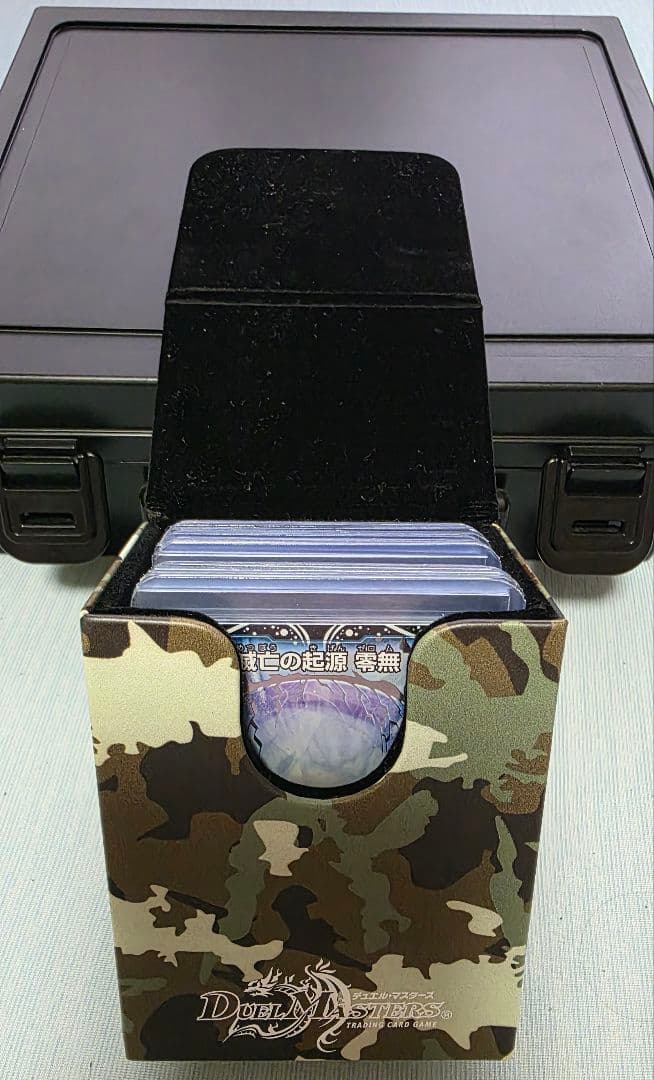 【46％ OFF中】デュエマ引退 デッキまとめ売り / スリーブ＆ケース付き