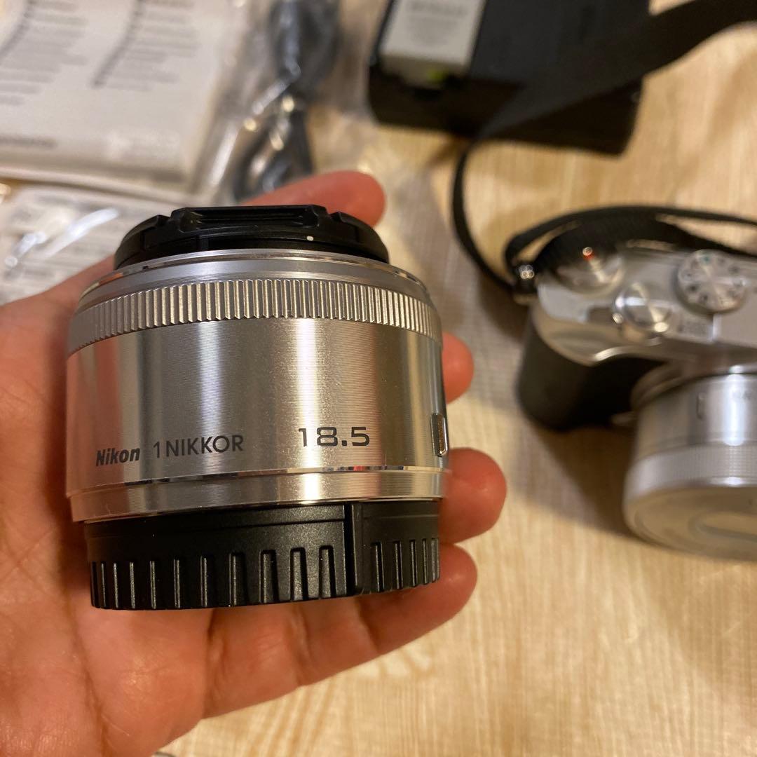 Nikon1 J5ダブルレンズ◆10-30/f3.5-5.6◆18.5/f1.8