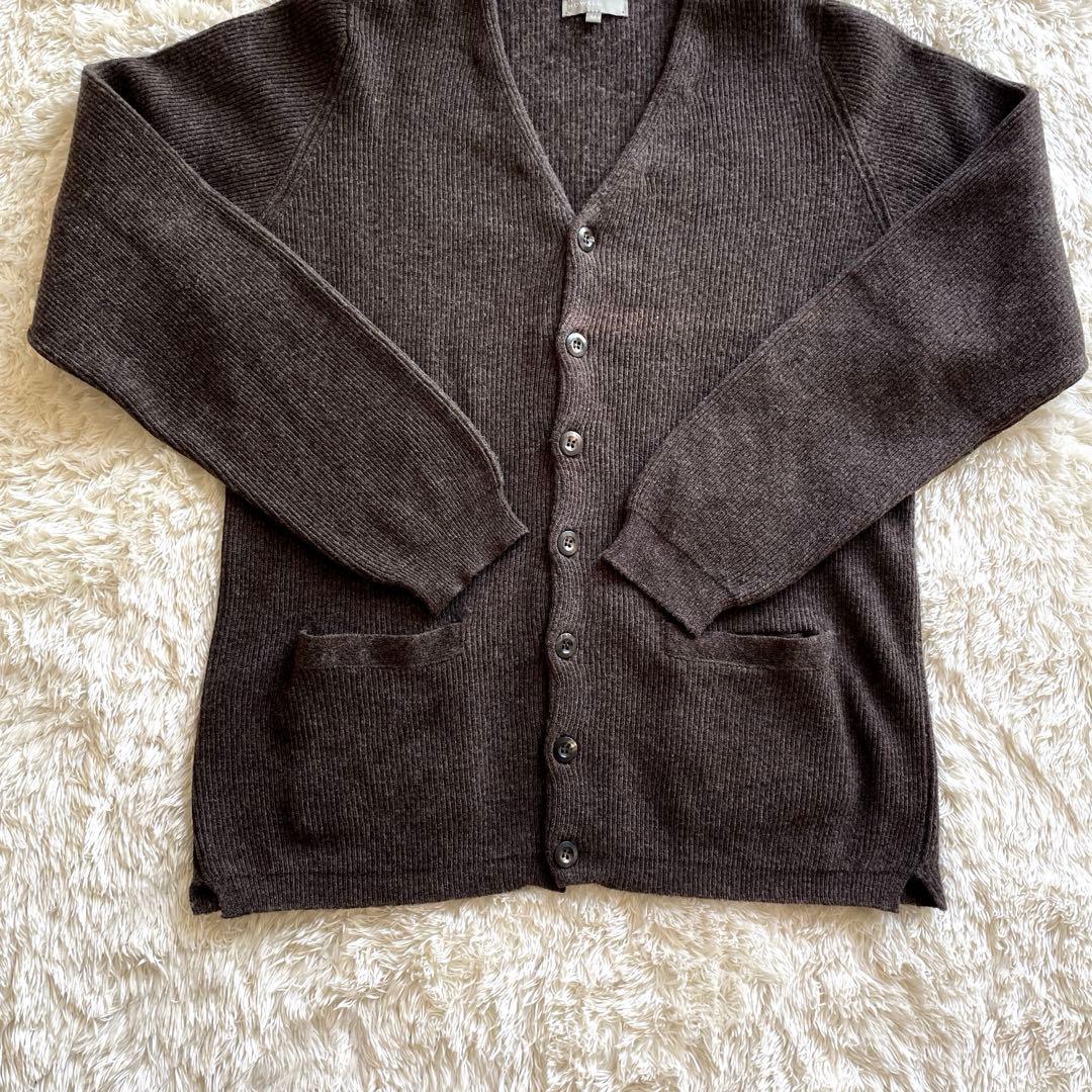 マーガレットハウエル スコットランド製 ウール100% Vネック