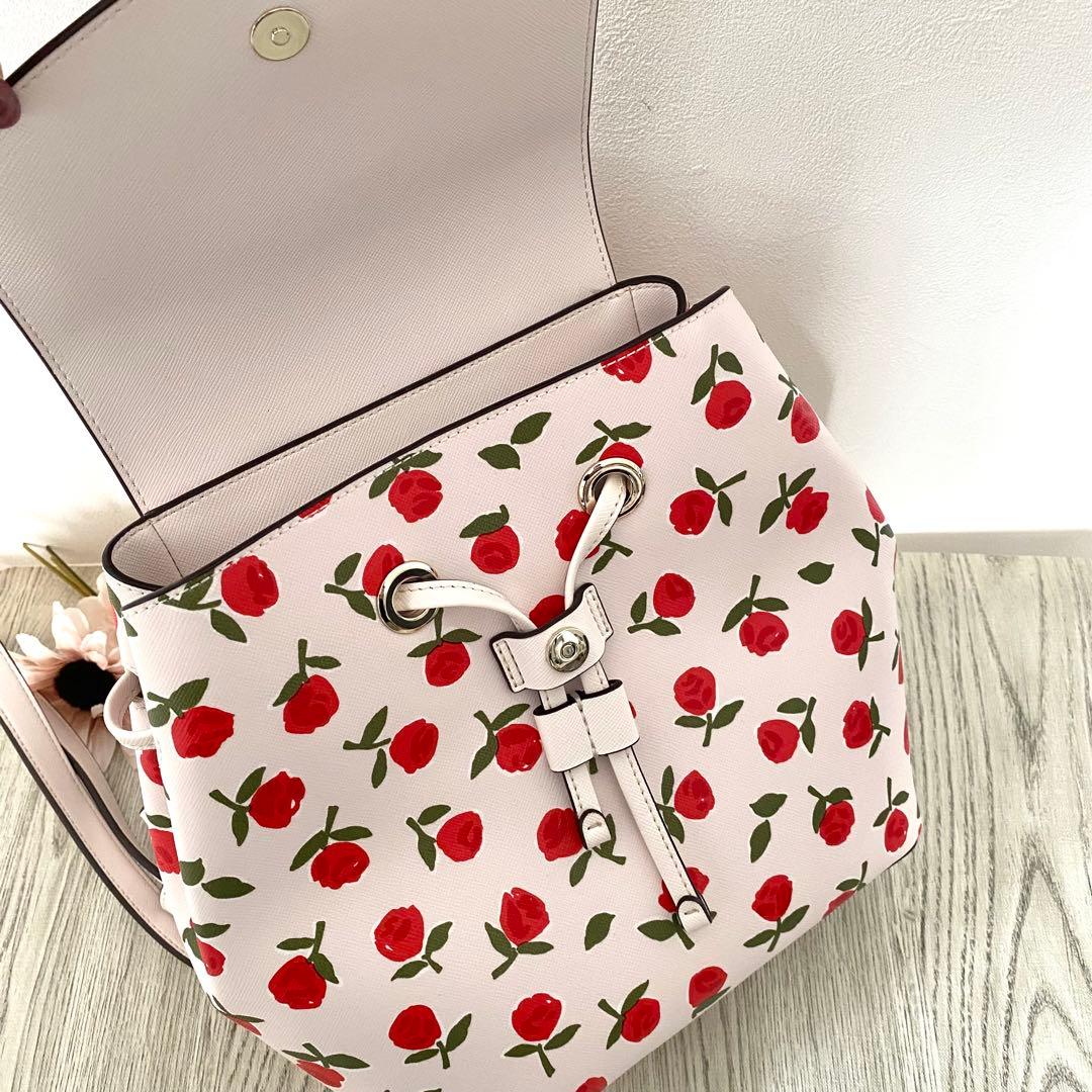 《新品未使用》kate spade　リュック　ホワイト　バラ　レザー