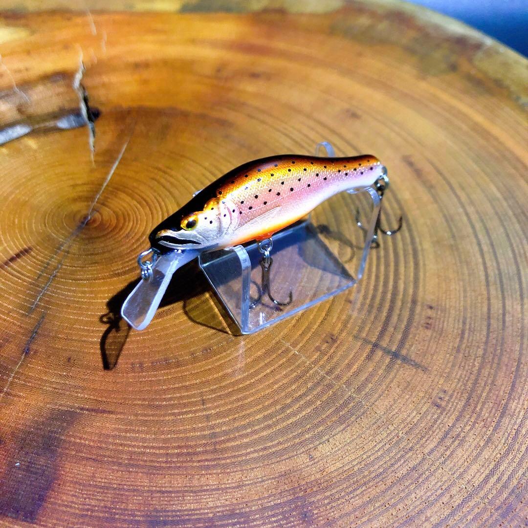 ハンドメイドルアー 渓流バルサミノー 50mm シンキング ニジマスカラー