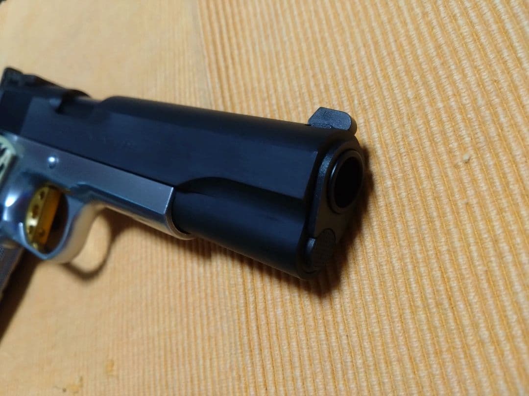 マルイ　 コルト ガバメントカスタム ガスガン　ボマーサイト