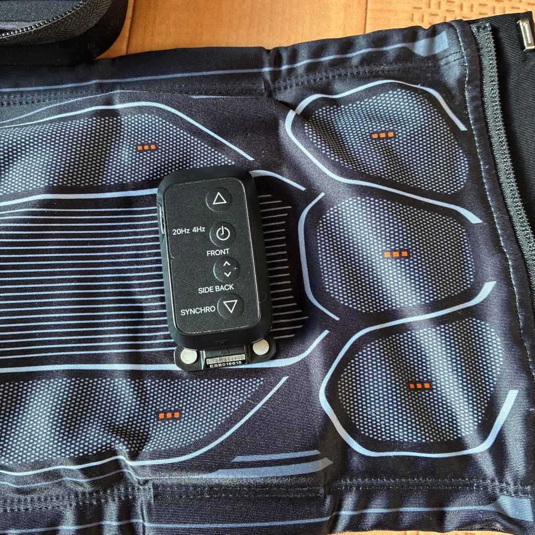 SIXPAD EMS腹筋ベルト 収納ケース付き - メルカリ