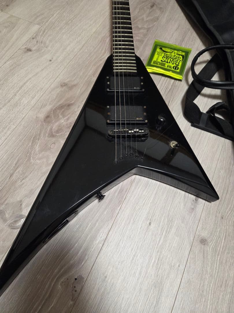 Grover Jackson Randy V EMG ソフトケース付き！ - メルカリ