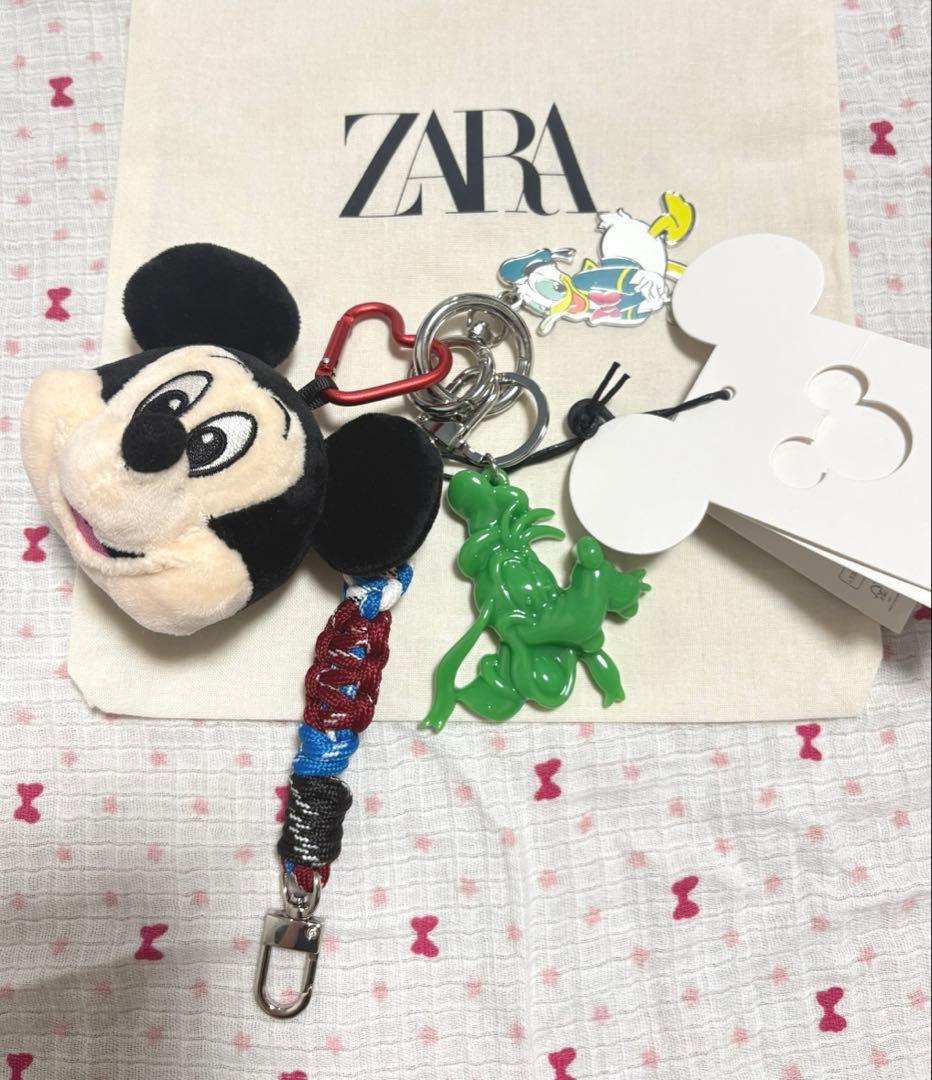 ZARAディズニー コラボ マルチチャーム キーホルダー ミッキーマウス