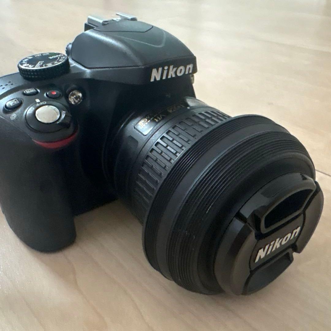 Nikon D3300 レンズ付き　AF-NIKKOR 18-55mm ニコン（Nikon） デジタル一眼レフカメラD3300 APS-C レンズキット