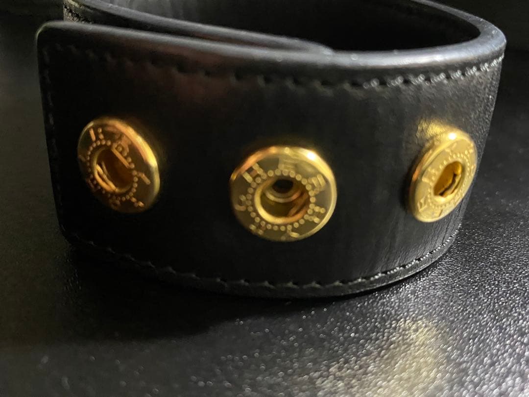 GIVENCHY レザー バングル ブレスレット スタースタッズ - メルカリ