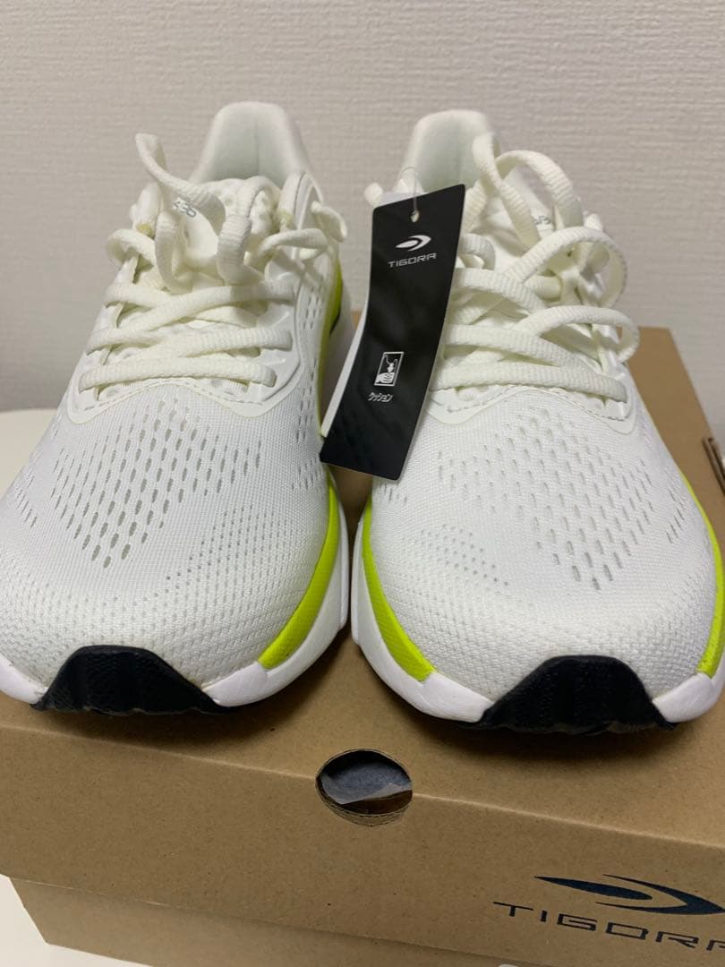 【未使用】TIGORA 厚底ランニングシューズ　27.0cm