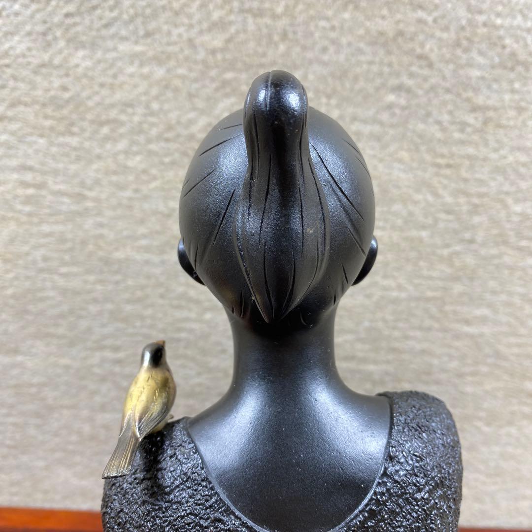 高岡銅器 彫刻家 板保次 (号 清峯）『おすまし』ブロンズ像