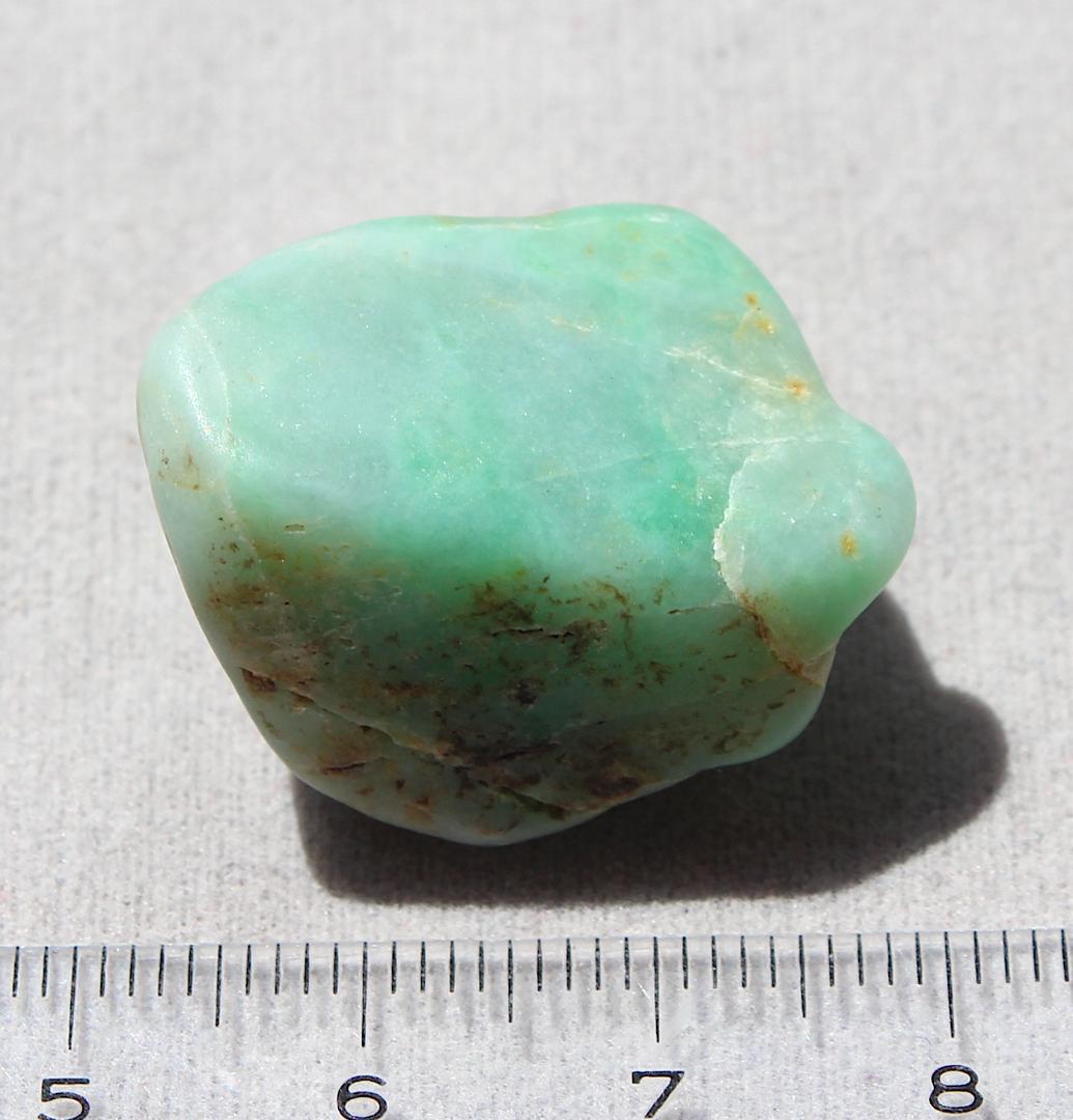 ［緑翡翠の最高峰］糸魚川翡翠 金山谷 ロウカン質 原石 16.4g