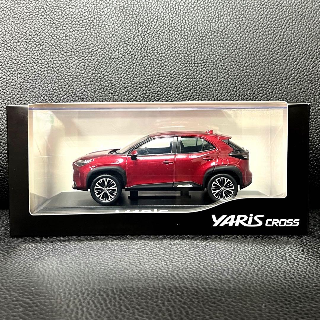 シュリンク未開封】ヤリスクロス レッド 赤 ミニカー カラーサンプル 1