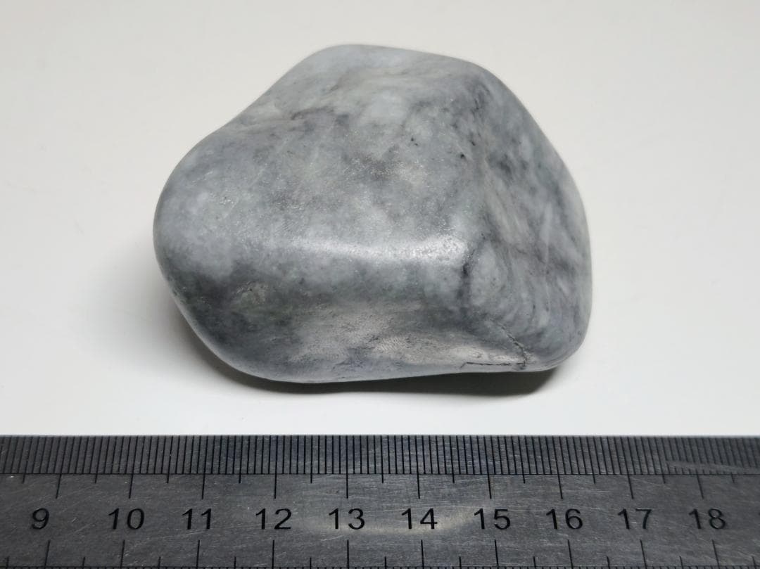 糸魚川⑭ 翡翠 240g ヒスイ 原石 鑑賞石 自然石 誕生石 鉱物 鉱石 水石